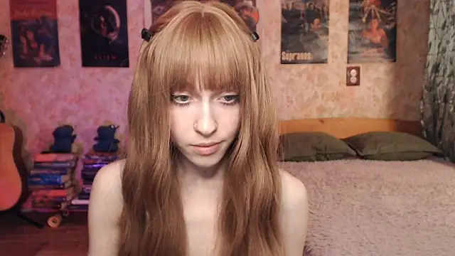 Snapshot of Friendly_Ellie chatting on November 2025 01:39:02 AM Friendly Ellie online show from November 2025 01:39:02 AM