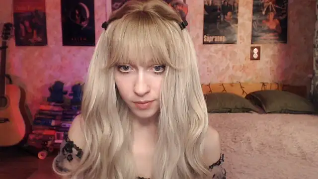 Snapshot of Friendly_Ellie chatting on March 2025 01:19:02 PM Friendly Ellie online show from March 2025 01:19:02 PM