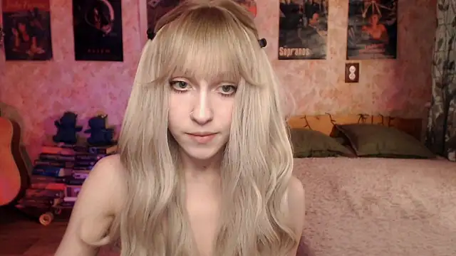 Snapshot of Friendly_Ellie chatting on March 2025 12:14:02 PM Friendly Ellie online show from March 2025 12:14:02 PM