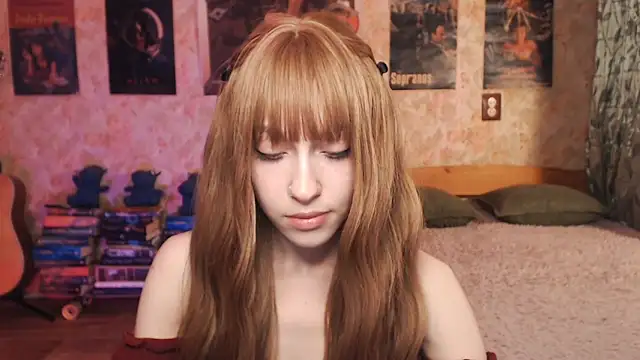 Snapshot of Friendly_Ellie chatting on October 2025 11:16:01 PM Friendly Ellie online show from October 2025 11:16:01 PM