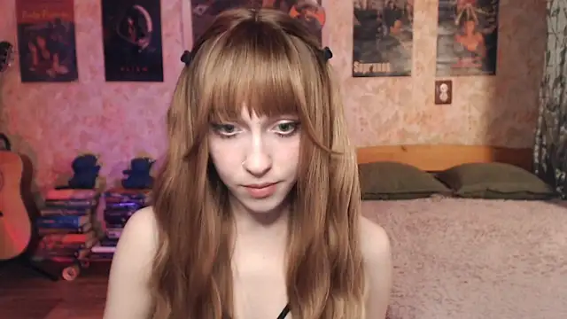 Snapshot of Friendly_Ellie chatting on February 2026 12:18:02 AM Friendly Ellie online show from February 2026 12:18:02 AM