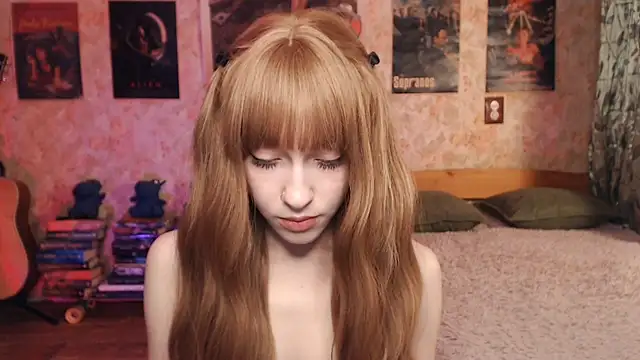 Snapshot of Friendly_Ellie chatting on November 2025 12:20:01 AM Friendly Ellie online show from November 2025 12:20:01 AM