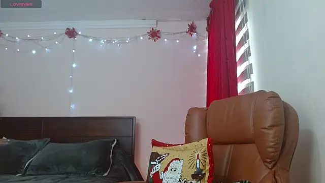 Snapshot of ISABEEL_SOFIA01 chatting on January 2026 09:07:02 PM ISABEEL SOFIA01 online show from January 2026 09:07:02 PM