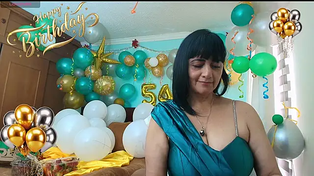 ISABEEL SOFIA01 online show from June 2026 04:00:01 PM