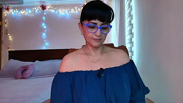 Snapshot of ISABEEL_SOFIA01 chatting on February 2026 12:49:02 PM ISABEEL SOFIA01 online show from February 2026 12:49:02 PM