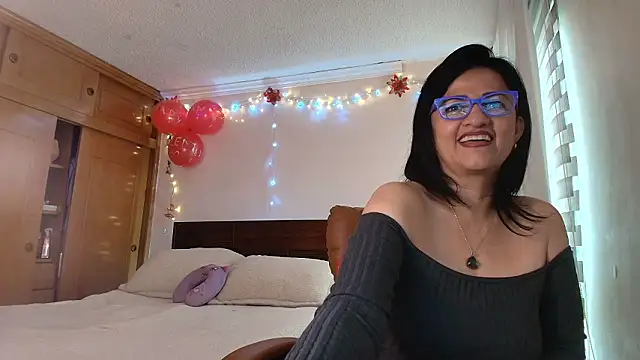 Snapshot of ISABEEL_SOFIA01 chatting on February 2026 01:08:01 PM ISABEEL SOFIA01 online show from February 2026 01:08:01 PM