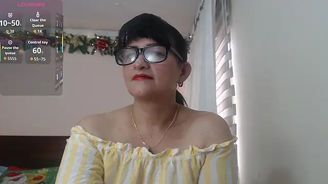 ISABEEL SOFIA01 online show from October 2025 01:56:02 PM