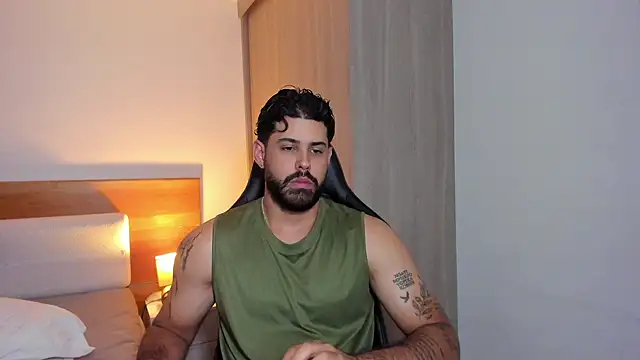 Justyn Torres online show from February 2025 07:44:01 PM