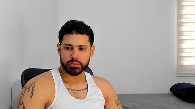 Justyn Torres online show from October 2025 01:54:02 PM