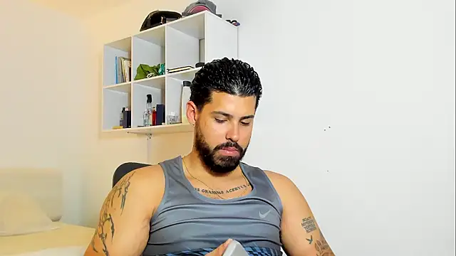 Justyn Torres online show from February 2026 03:01:01 PM