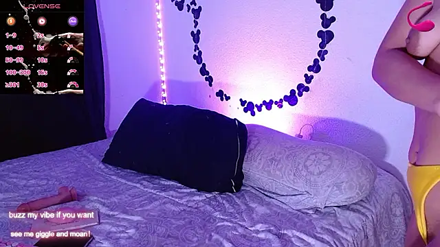 Snapshot of KLOE_MARTINS chatting on February 2026 10:39:02 AM KLOE MARTINS online show from February 2026 10:39:02 AM