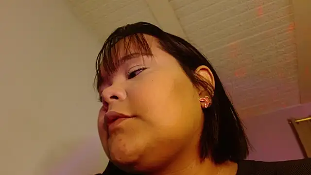 Snapshot of sexychubby___ chatting on May 2026 02:42:01 AM sexychubby online show from May 2026 02:42:01 AM