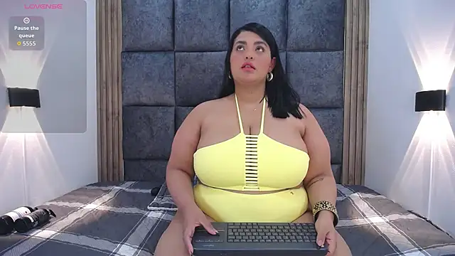 AmandaRousel online show from October 2025 03:00:02 PM