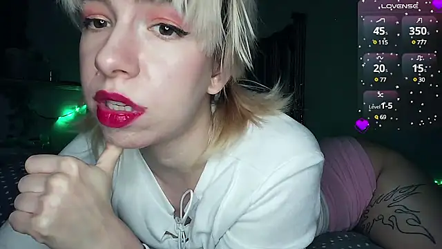 Snapshot of cruellagoth666 chatting on December 2024 04:32:02 PM cruellagoth666 online show from December 2024 04:32:02 PM