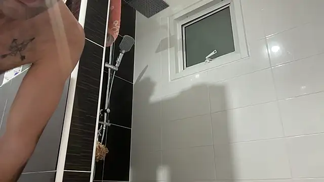 lukegunn online show from December 2025 10:20:01 PM