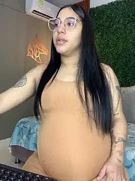 Snapshot of Amandanauty chatting on February 2025 09:33:02 PM Amandanauty online show from February 2025 09:33:02 PM