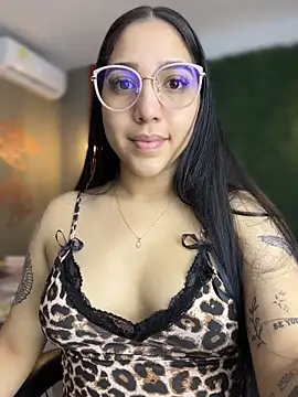 Amandanauty online show from March 2026 04:12:01 AM