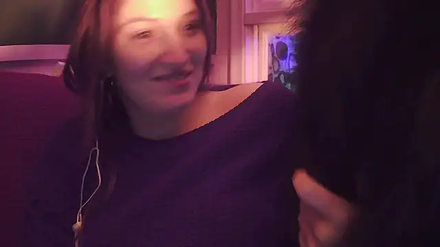 Snapshot of Angelk43 chatting on December 2025 06:19:02 AM Angelk43 online show from December 2025 06:19:02 AM