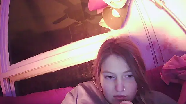 Snapshot of Angelk43 chatting on February 2026 05:53:01 AM Angelk43 online show from February 2026 05:53:01 AM