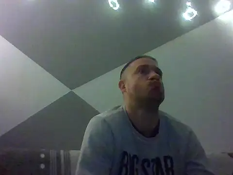 aroj95 online show from April 2026 08:37:01 PM