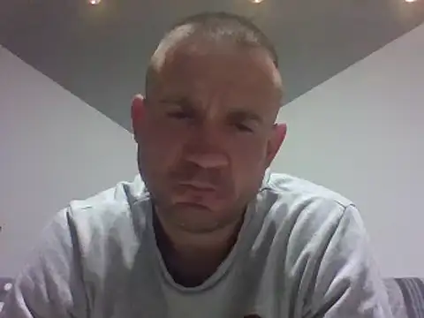 aroj95 online show from April 2026 10:41:01 PM