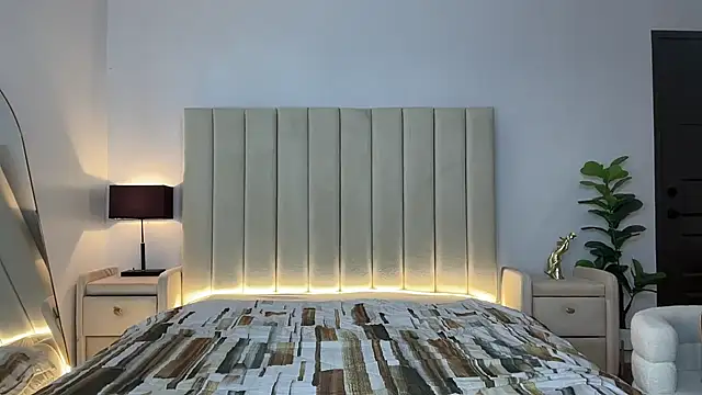 Maria wilton online show from April 2026 02:46:01 AM