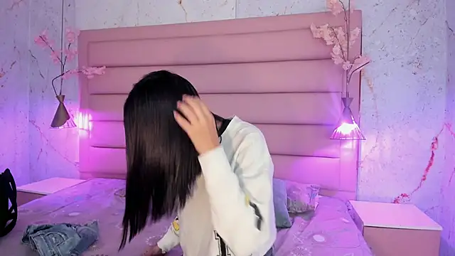 IvySanders1 online show from November 2025 01:03:02 PM