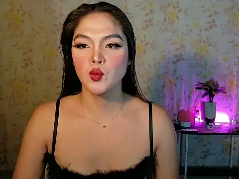 Snapshot of OdessaBODY chatting on November 2025 11:27:02 AM OdessaBODY online show from November 2025 11:27:02 AM