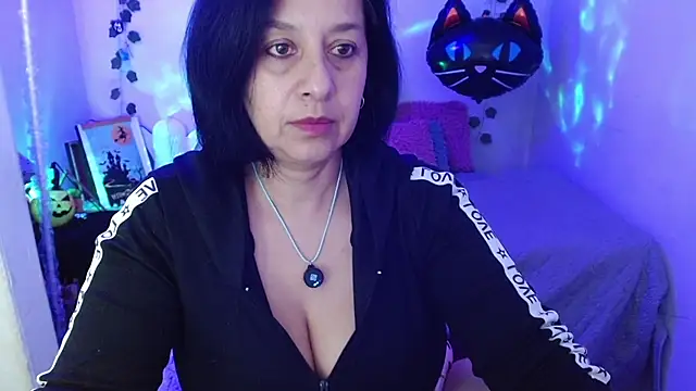 camilalatti online show from November 2025 12:15:02 AM