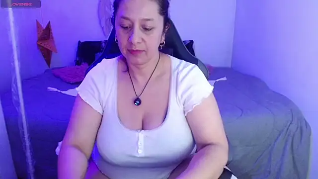 camilalatti online show from May 2026 12:59:02 AM