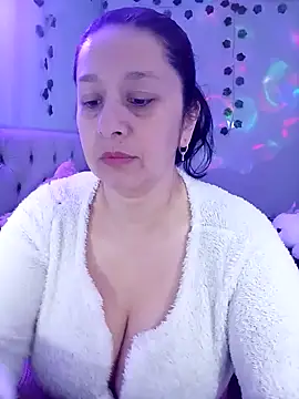 Snapshot of camilalatti chatting on January 2025 10:02:01 PM camilalatti online show from January 2025 10:02:01 PM