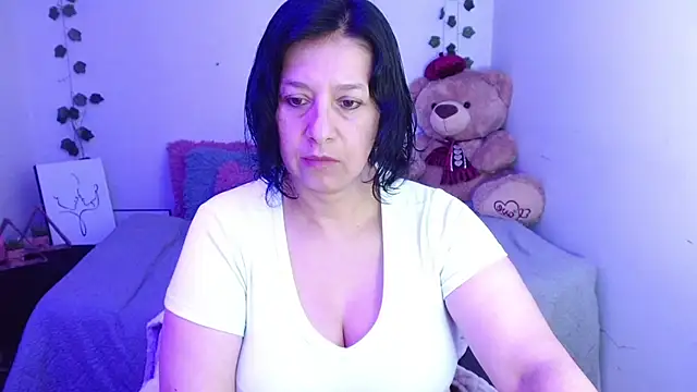 Snapshot of camilalatti chatting on September 2025 04:25:01 PM camilalatti online show from September 2025 04:25:01 PM