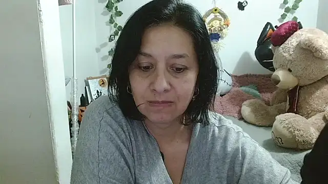 camilalatti online show from October 2025 01:13:01 AM