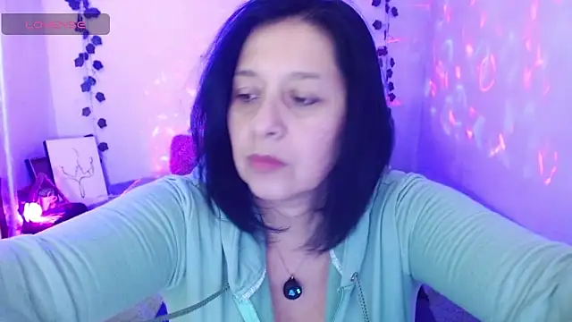 camilalatti online show from December 2025 12:43:01 AM