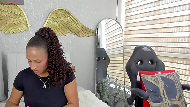 EmmaFerrary online show from April 2026 07:14:01 PM