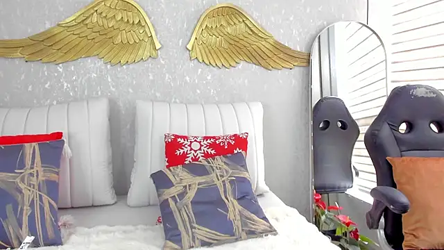 EmmaFerrary online show from March 2026 06:01:01 PM