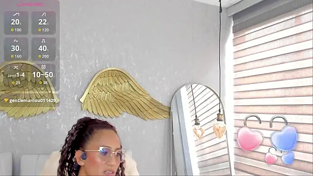 Snapshot of EmmaFerrary chatting on November 2025 07:18:02 PM EmmaFerrary online show from November 2025 07:18:02 PM