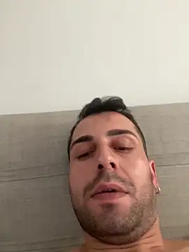 Snapshot of Emre-34 chatting on November 2025 07:01:02 AM Emre-34 online show from November 2025 07:01:02 AM