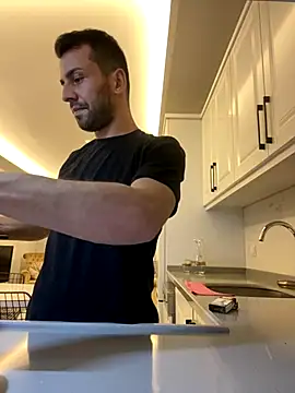 Snapshot of Emre-34 chatting on November 2025 10:13:01 PM Emre-34 online show from November 2025 10:13:01 PM