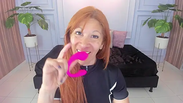 cintiagreyx online show from March 2026 11:27:01 AM