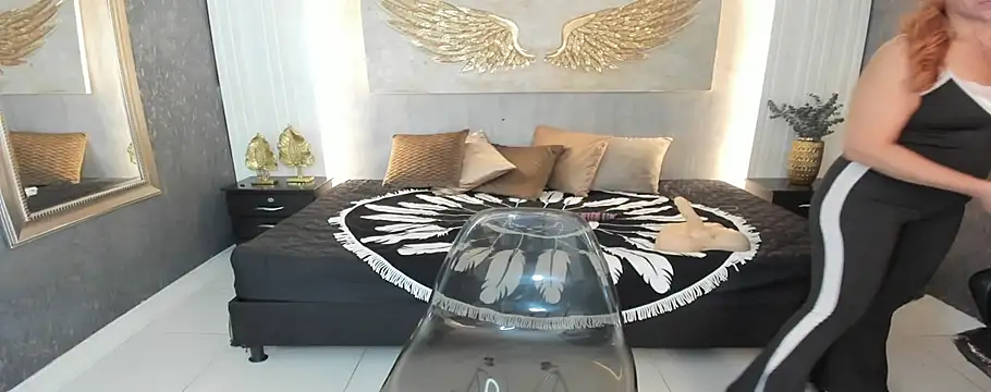 cintiagreyx online show from January 2026 11:49:01 AM