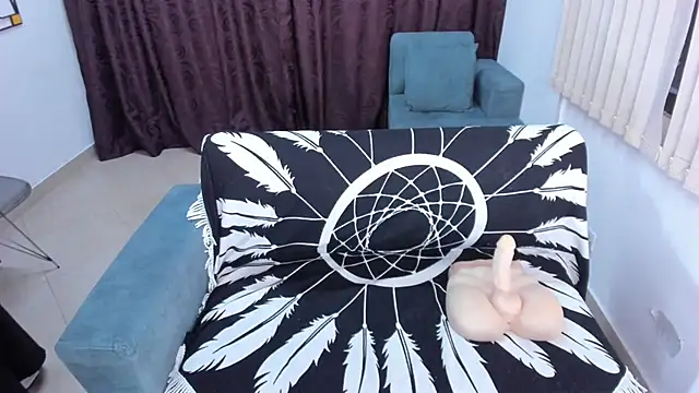 cintiagreyx online show from October 2025 11:42:02 AM