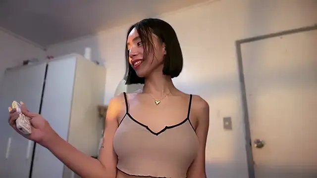 Snapshot of GenesisCastillano chatting on May 2026 08:44:01 AM GenesisCastillano online show from May 2026 08:44:01 AM