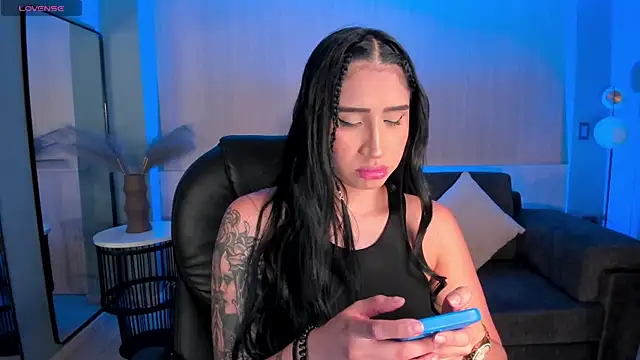 Snapshot of NickyLawson chatting on September 2025 03:35:01 AM NickyLawson online show from September 2025 03:35:01 AM