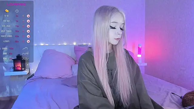 Snapshot of Misty_Shadow chatting on January 2025 02:14:01 AM Misty Shadow online show from January 2025 02:14:01 AM