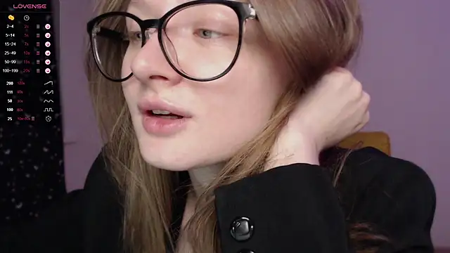 Snapshot of mollytuck chatting on March 2025 02:53:02 PM mollytuck online show from March 2025 02:53:02 PM