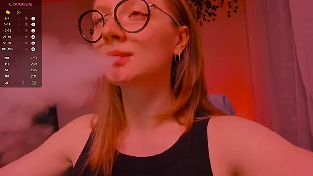 Snapshot of mollytuck chatting on October 2025 03:14:01 PM mollytuck online show from October 2025 03:14:01 PM