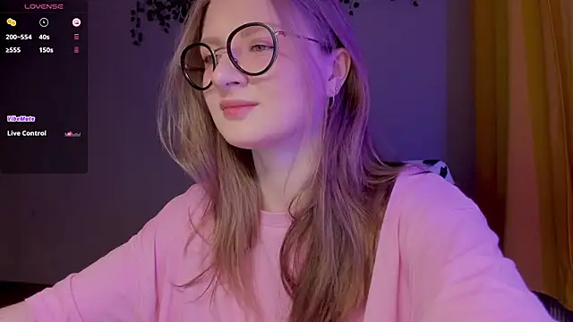 mollytuck online show from April 2026 03:27:02 PM