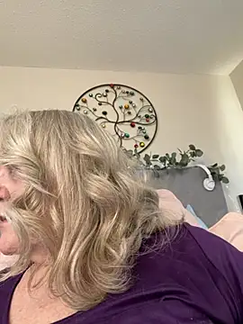 Snapshot of Kaitlyn_Winters chatting on February 2026 07:54:02 PM Kaitlyn Winters online show from February 2026 07:54:02 PM