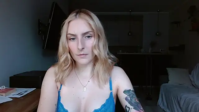 illusorycat online show from November 2025 01:03:01 PM